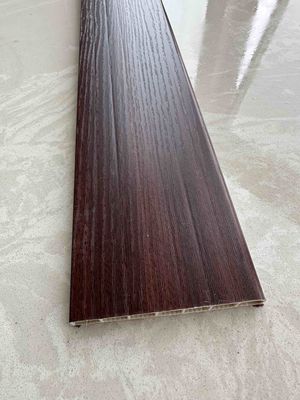 防水耐久性のある白いプラスチック巾木、耐火性保護