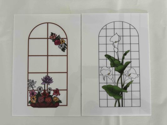 メキシコ向けに調整された白色ポリスチレンシート、装飾用ポリエチレンシート（色付き）を特徴とし、包装と断熱に使用