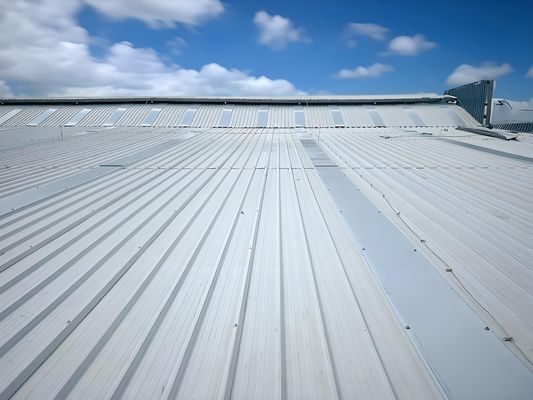 1070mm 白 UPVC 波板、高い山 2mm 熱音響 UPVC 波板 Ecoroof UPVC 屋根材、ラテンアメリカで人気の屋根材